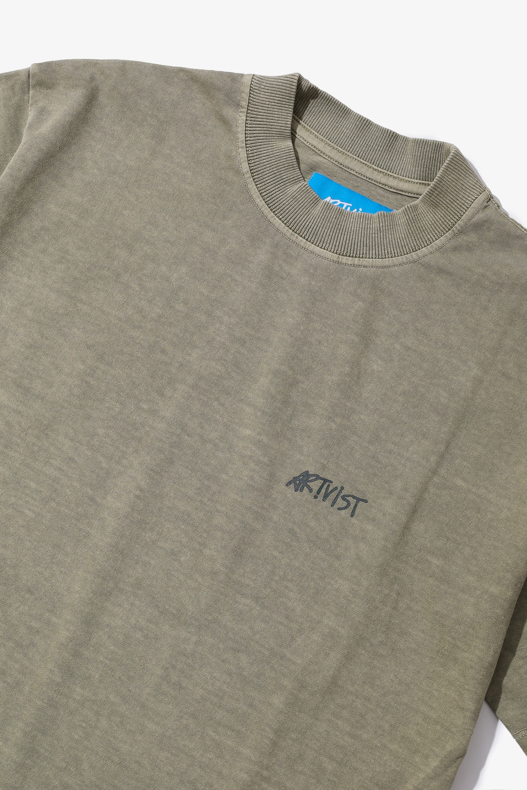 SIGNATURE VTG TEE ESSENTIAL - STONED VETIVER GREEN