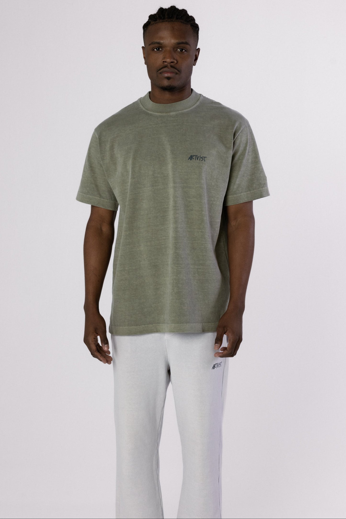 SIGNATURE VTG TEE ESSENTIAL - STONED VETIVER GREEN