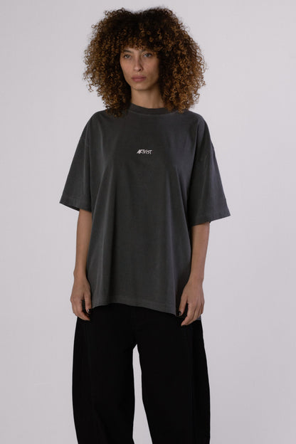CHEST LOGO ERA TEE ESSENTIAL - STONED PIRATE BLACK