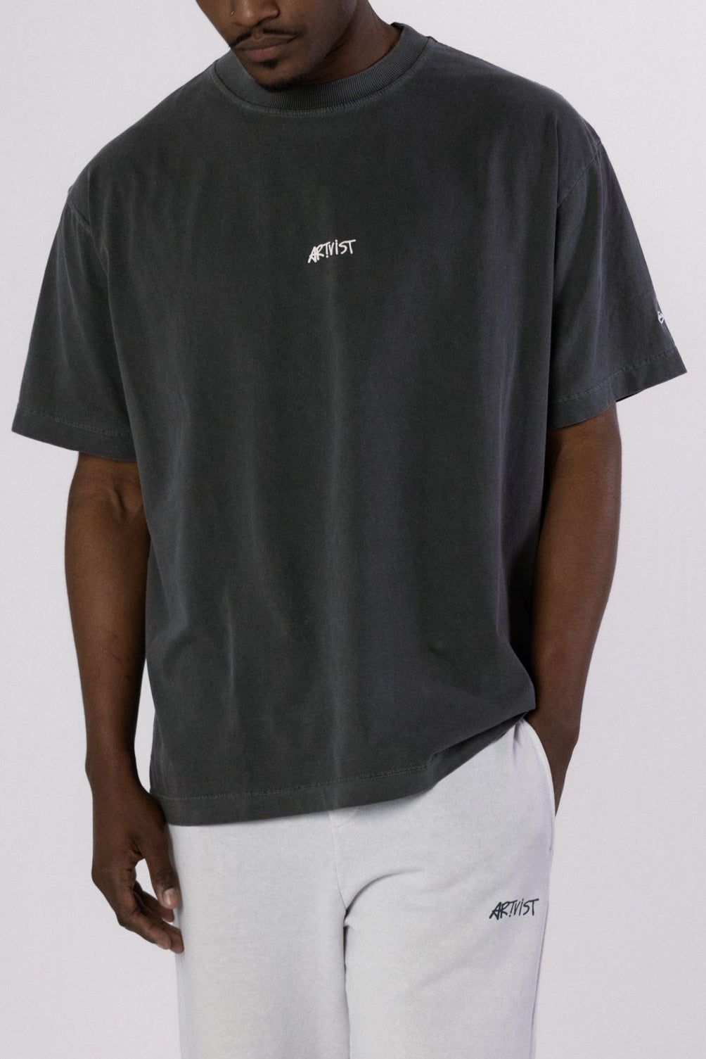 CHEST LOGO ERA TEE ESSENTIAL - STONED PIRATE BLACK